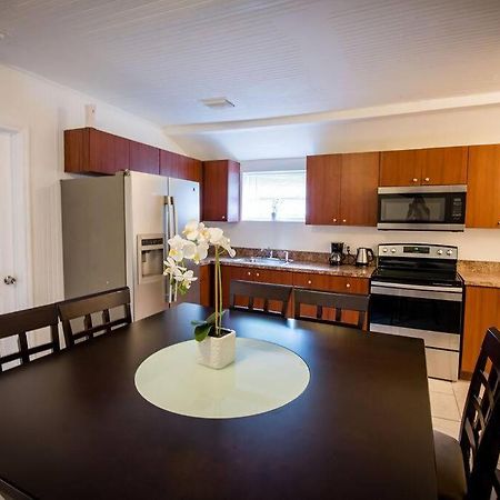 3 Bedroom Miami Home 15 Minutes To The Beach Εξωτερικό φωτογραφία