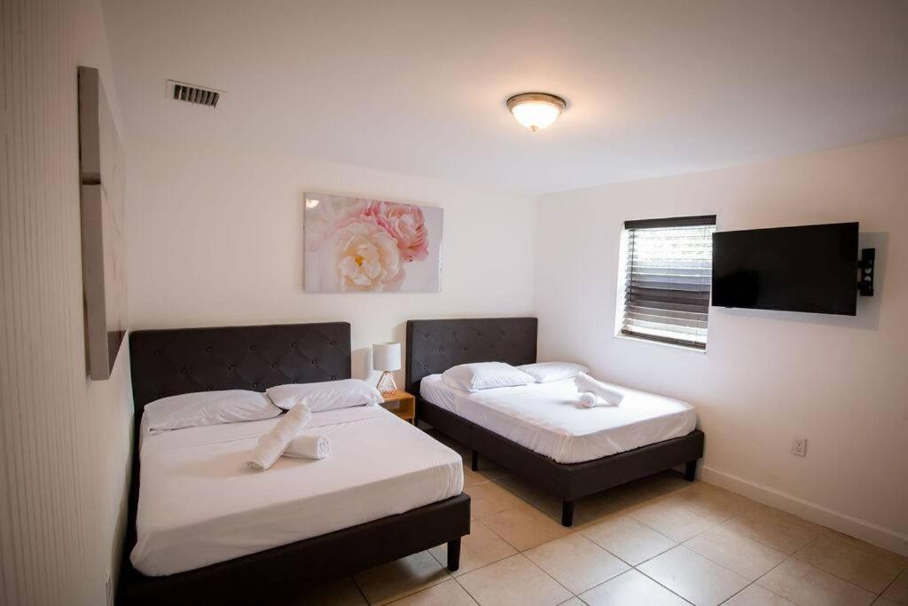 3 Bedroom Miami Home 15 Minutes To The Beach Εξωτερικό φωτογραφία