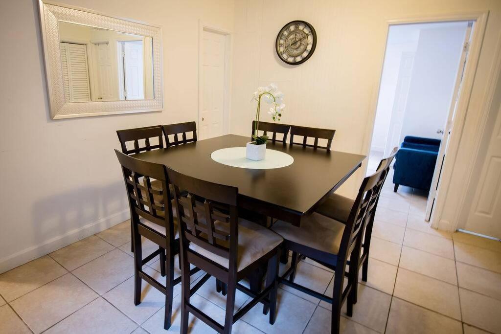 3 Bedroom Miami Home 15 Minutes To The Beach Εξωτερικό φωτογραφία