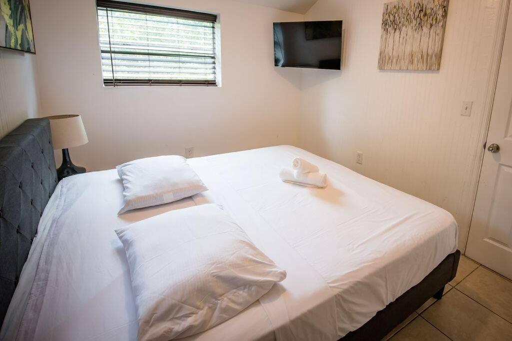 3 Bedroom Miami Home 15 Minutes To The Beach Εξωτερικό φωτογραφία