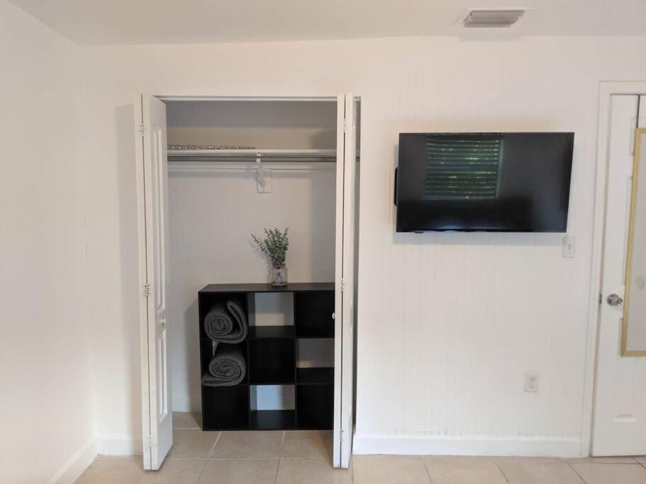 3 Bedroom Miami Home 15 Minutes To The Beach Εξωτερικό φωτογραφία