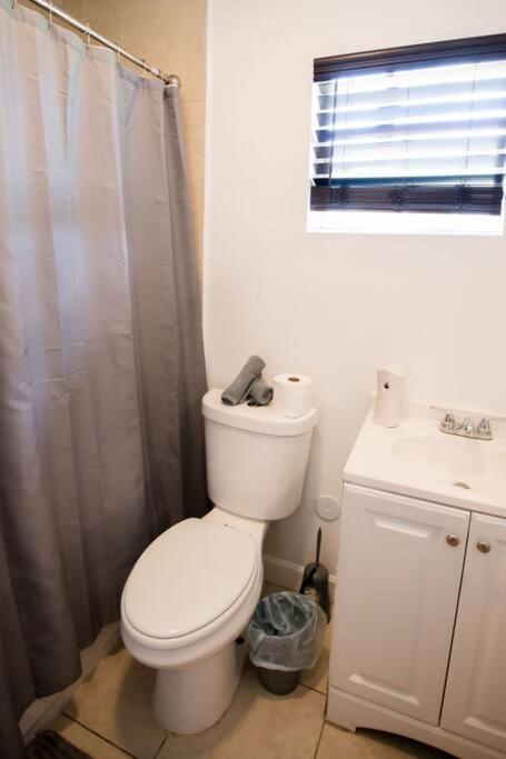 3 Bedroom Miami Home 15 Minutes To The Beach Εξωτερικό φωτογραφία